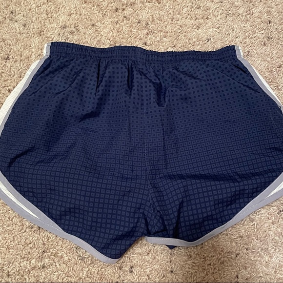 Nike Dri-Fit shorts - Picture 2 of 3